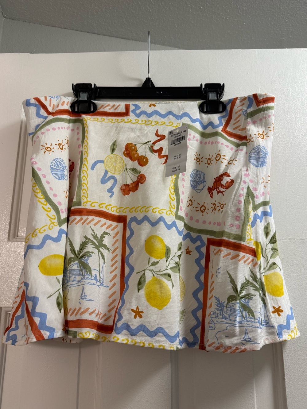 NWT Abercrombie Tropical Print A-Line Skirt - White/Yellow/Red, Sz M, Shorts